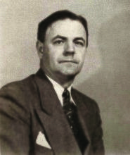 尤蒂卡学院首任首席执行官迪恩·温顿·托尔斯，大约1946年.
